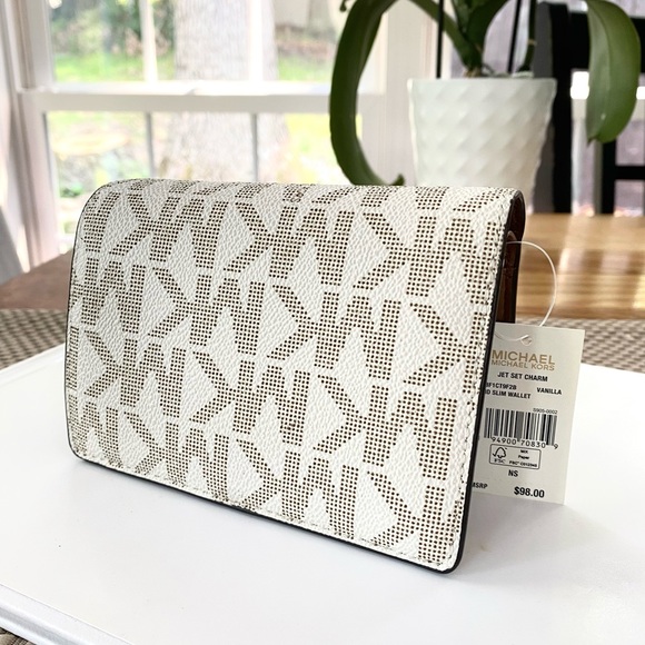 NWT authentic MK monogram billfold wallet vanilla - Picture 3 of 6